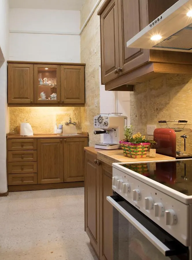 Willa Tal-Karmnu Entire House With Private Heated Pool And Jacuzzi Kirkop Dom wakacyjny