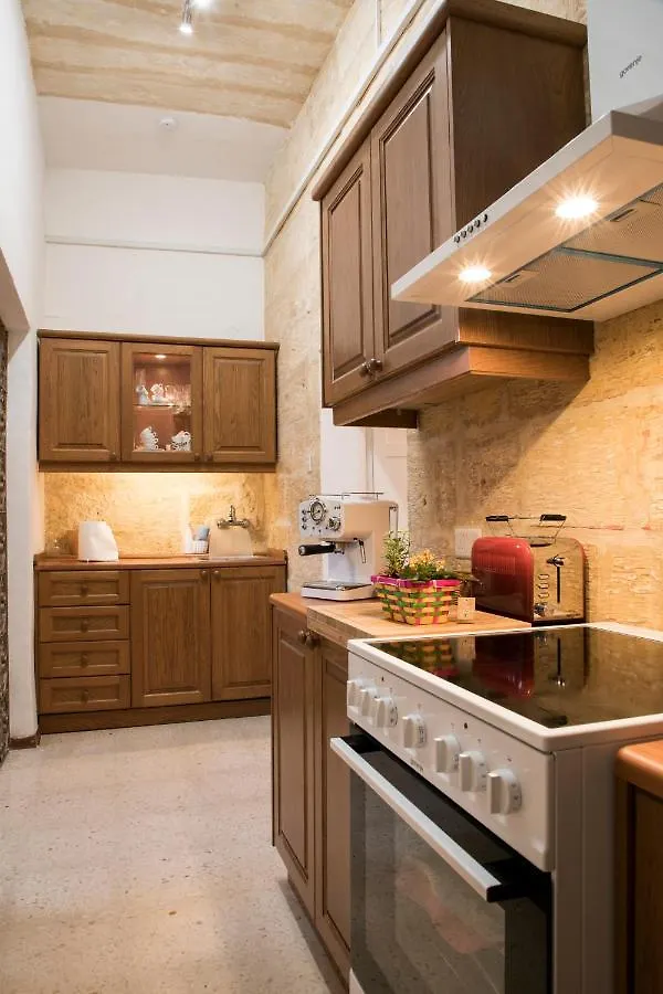 Willa Tal-Karmnu Entire House With Private Heated Pool And Jacuzzi Kirkop Malta
