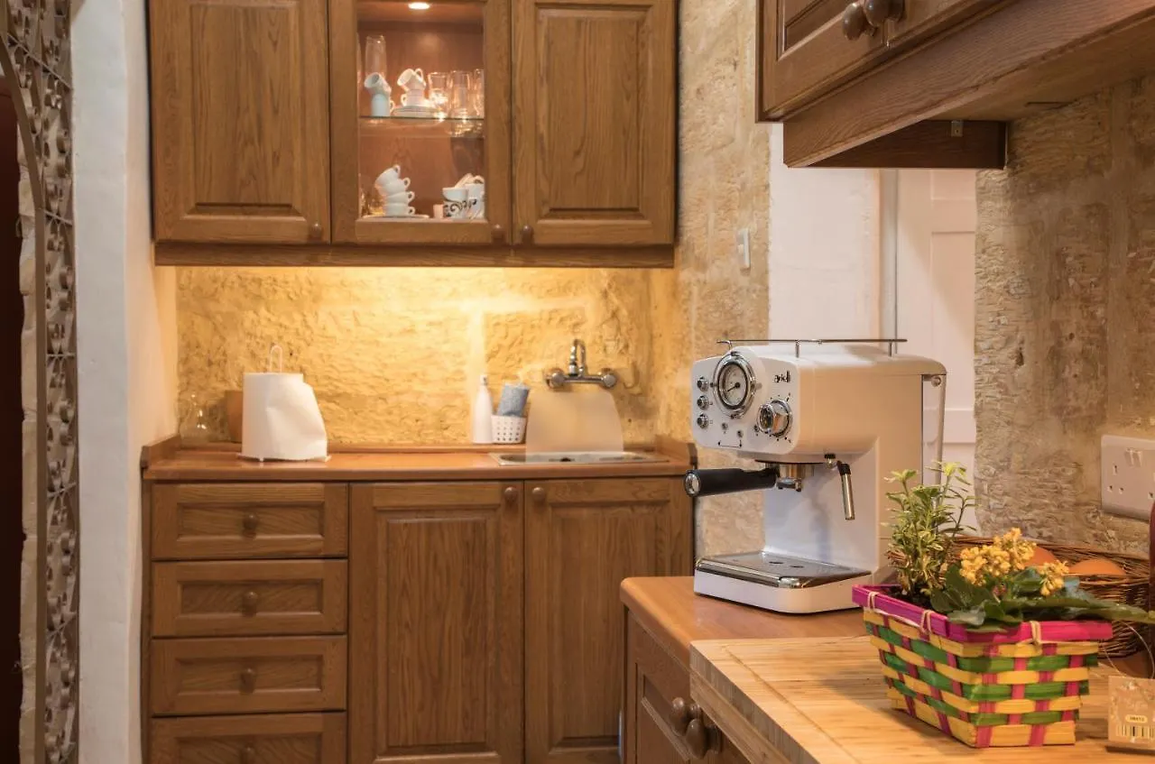 Willa Tal-Karmnu Entire House With Private Heated Pool And Jacuzzi Kirkop