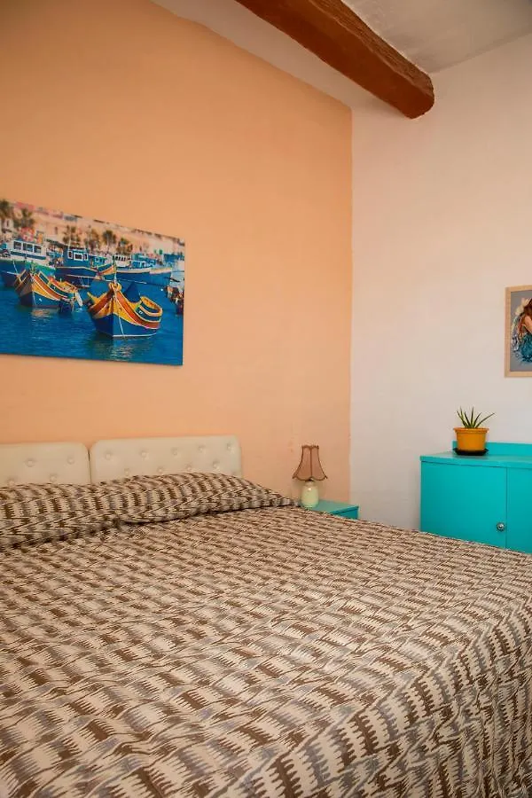 Dom wakacyjny Willa Tal-Karmnu Entire House With Private Heated Pool And Jacuzzi Kirkop Malta